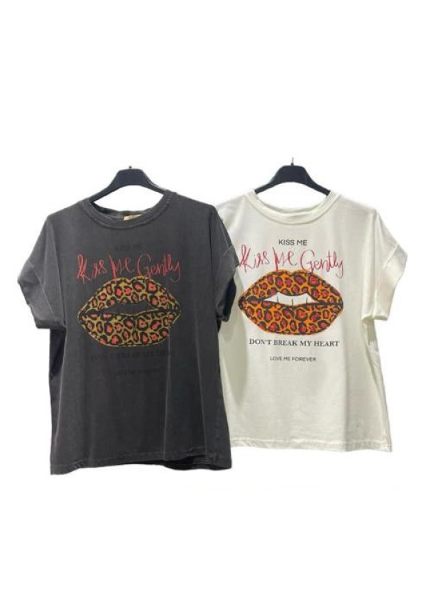 Camiseta KISS ME WHITE